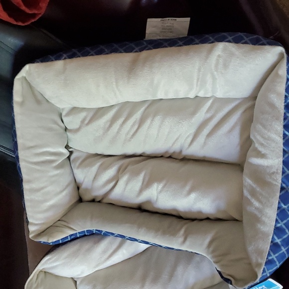 2 Cat Beds - Picture 2 of 5